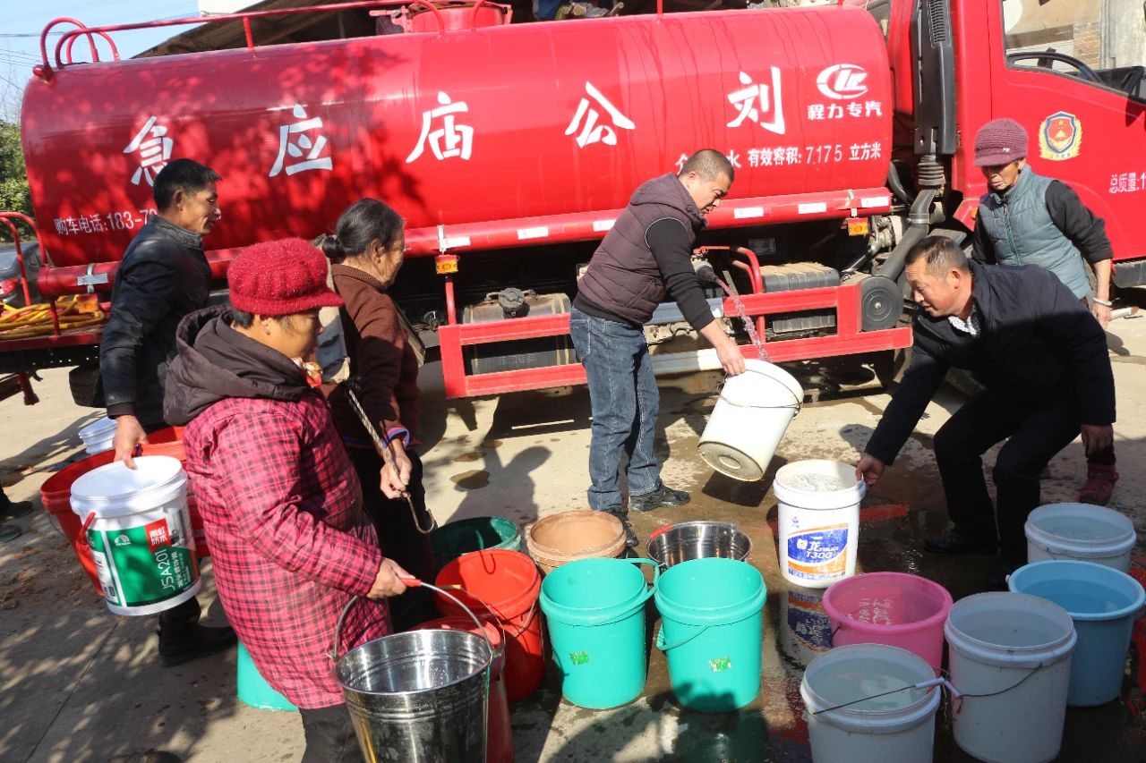 劉公廟鎮(zhèn)：送水解民憂 甘露潤民心.jpg